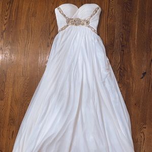 WHITE SHERRI HILL STRAPLESS GOWN